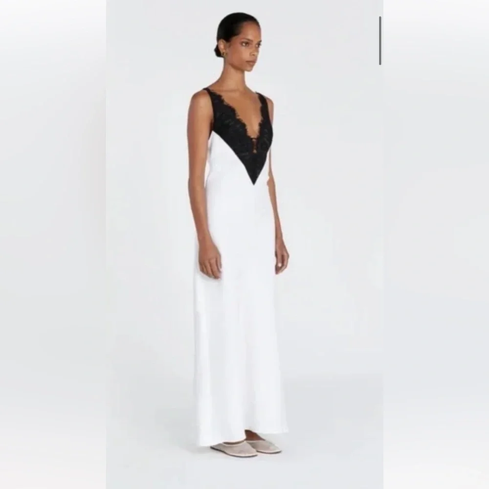 DISSH Monochrome Lace Maxi Dress - Picture 2 of 7